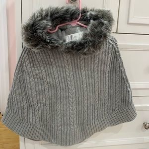 NWT Girls Gap gray faux fur poncho 4T